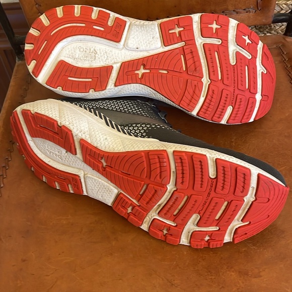 Brooks Athletic Shoes - Picture 4 of 8